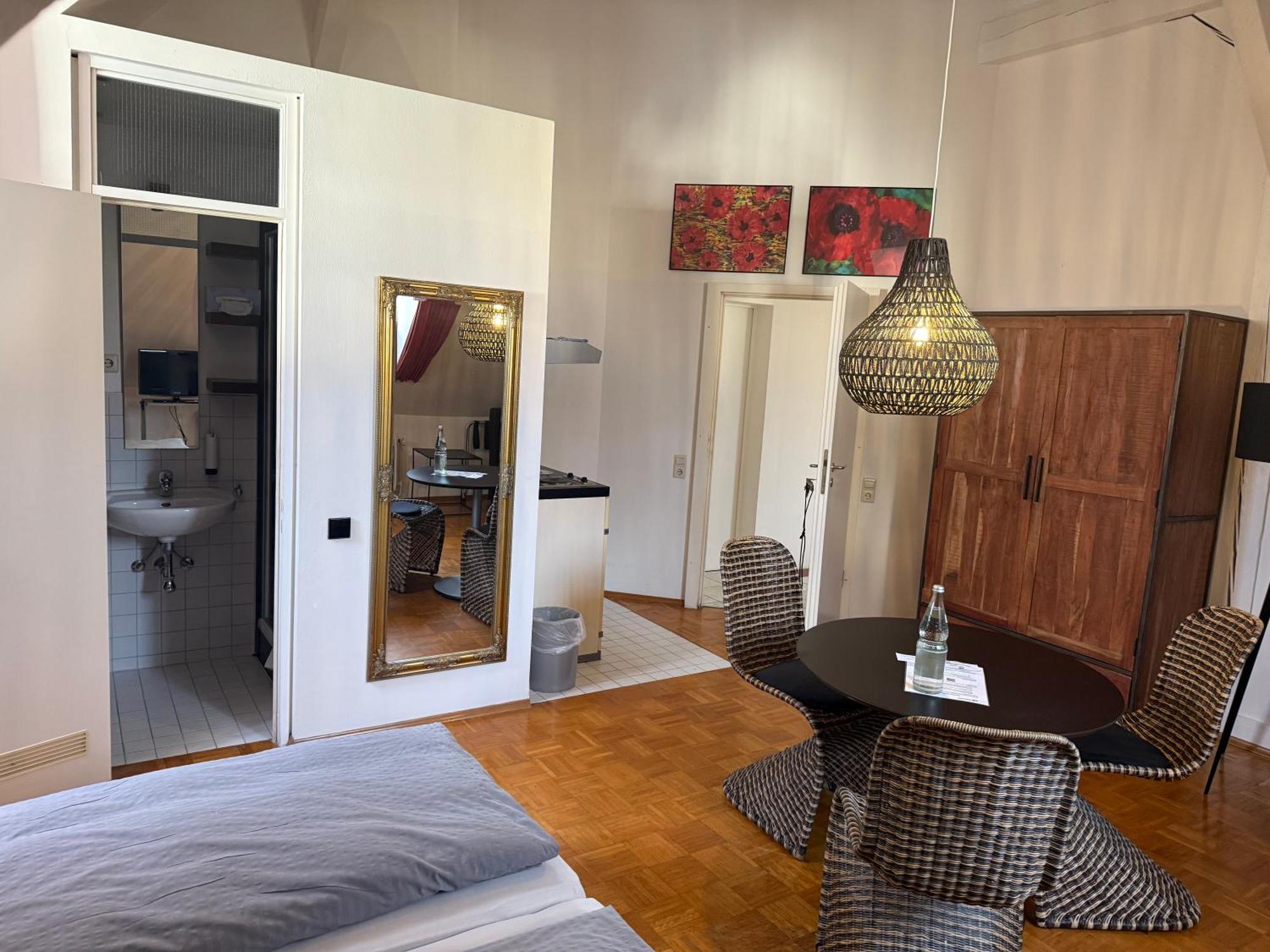 Whliving - Apartments & Studios In Konstanz Luaran gambar
